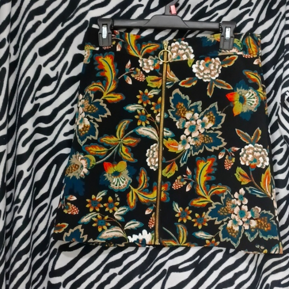 Floral print mini skirt size 8